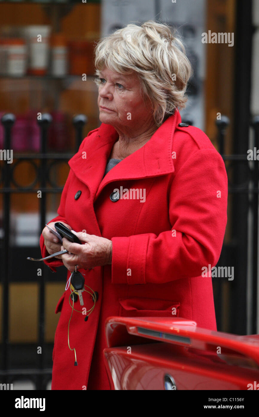 judith-chalmers-arrives-at-claridges-to-meet-her-son-ahead-of-his