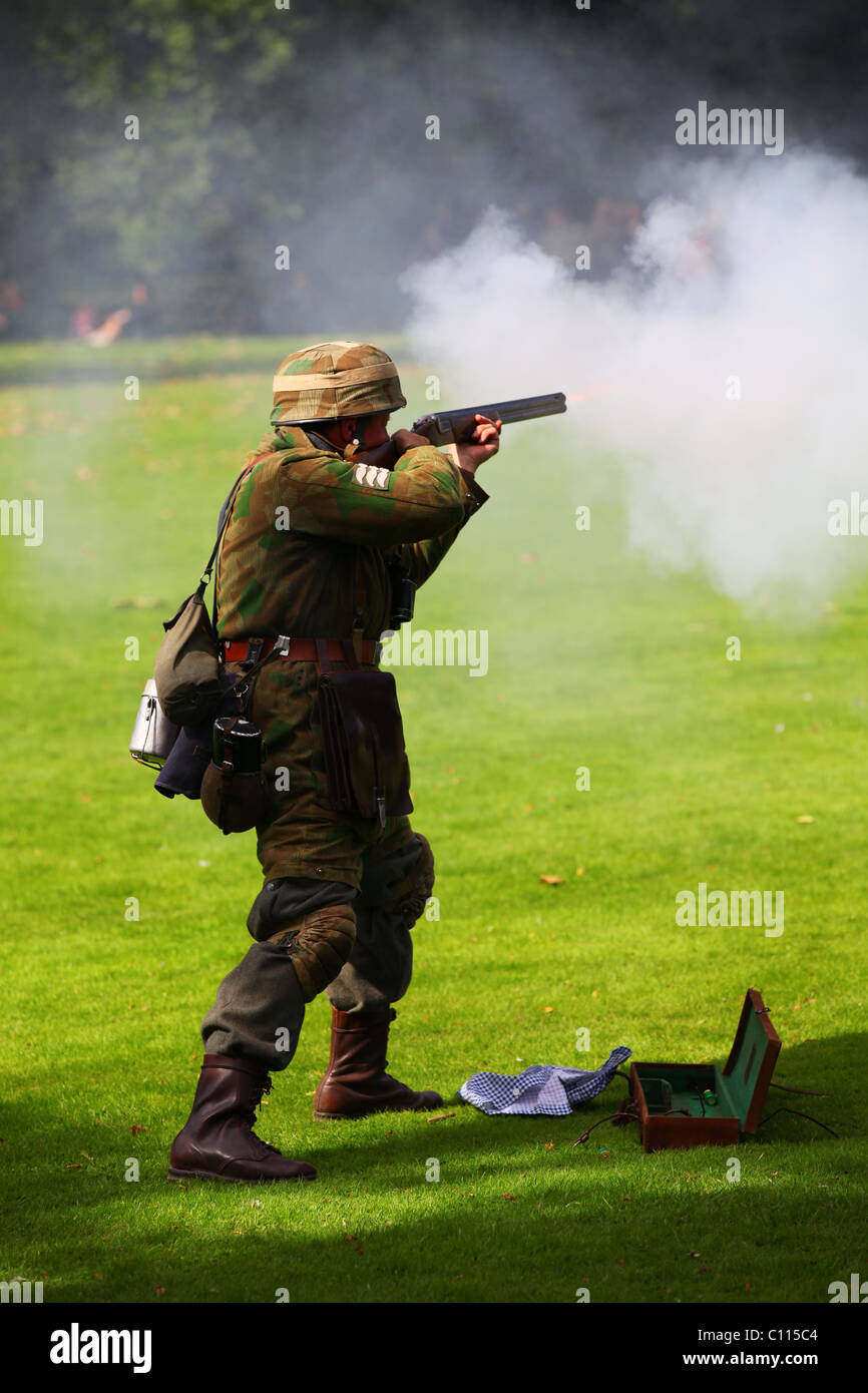 Reconstruction WW2 German doublebarreled shotgun used for clearing