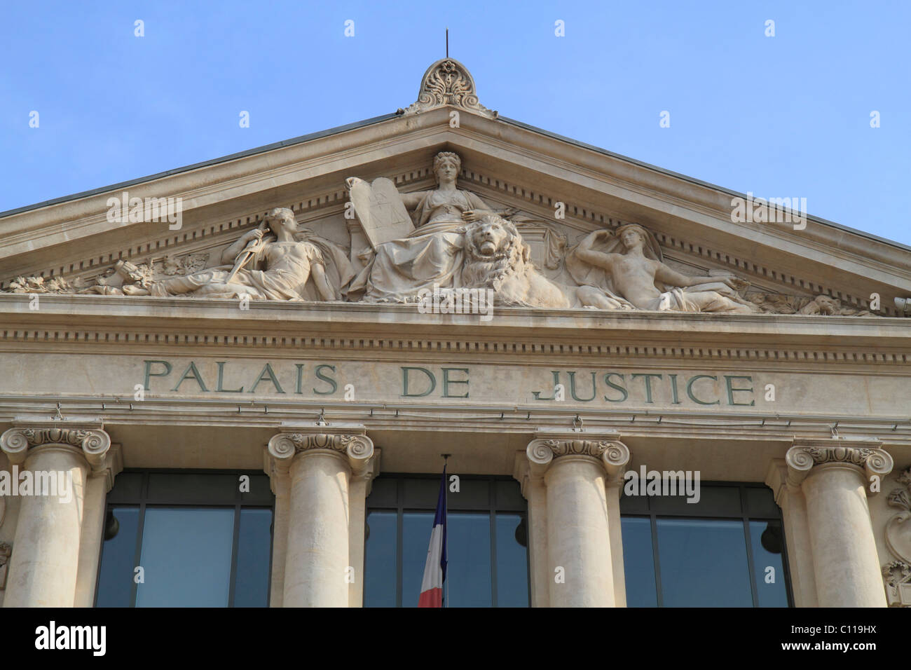 Tribunal d'Instance, Palais de Justice, Place du Palais, Nice, Alpes Maritimes, Région Provence-Alpes-Côte d'Azur, France Stock Photo