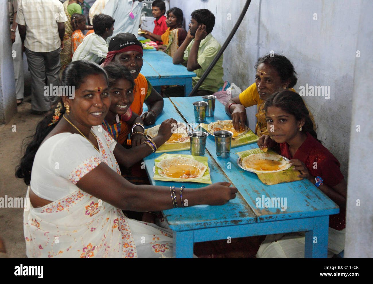 Simple restaurant, Indian family, Palani, Tamil Nadu, Tamilnadu, South India, India, Asia Stock Photo