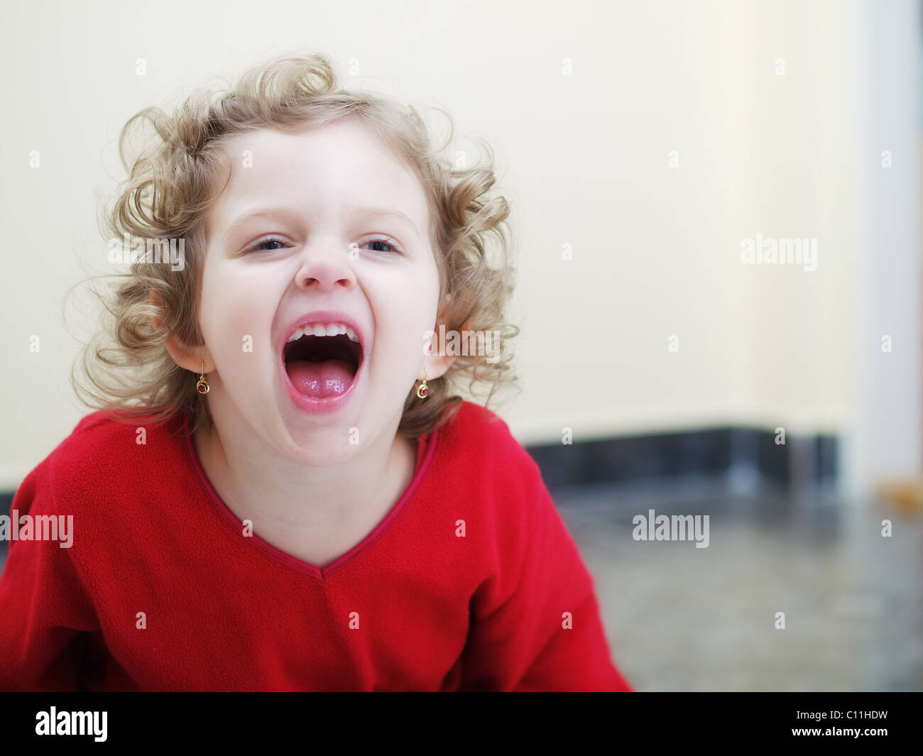 Screaming gilrl hi-res stock photography and images - Alamy