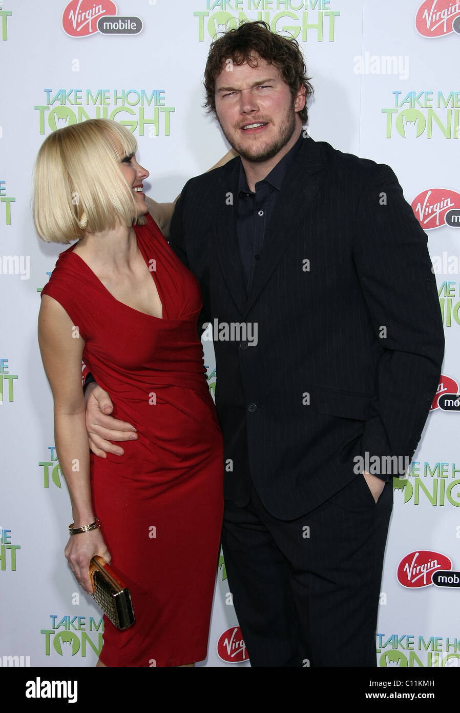 ANNA FARIS CHRIS PRATT TAKE ME HOME TONIGHT LOS ANGELES PREMIERE.  RELATIVITY MEDIA. DOWNTOWN LOS ANGELES CALIFORNIA USA 02 Stock Photo - Alamy, image size:898x1390