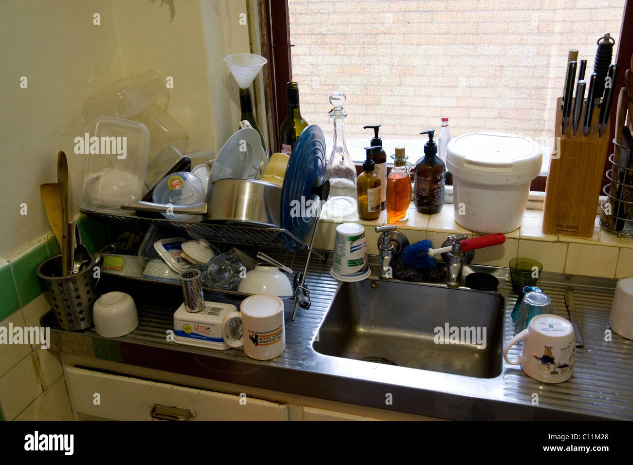 Messy kitchen hires stock photography and images Alamy