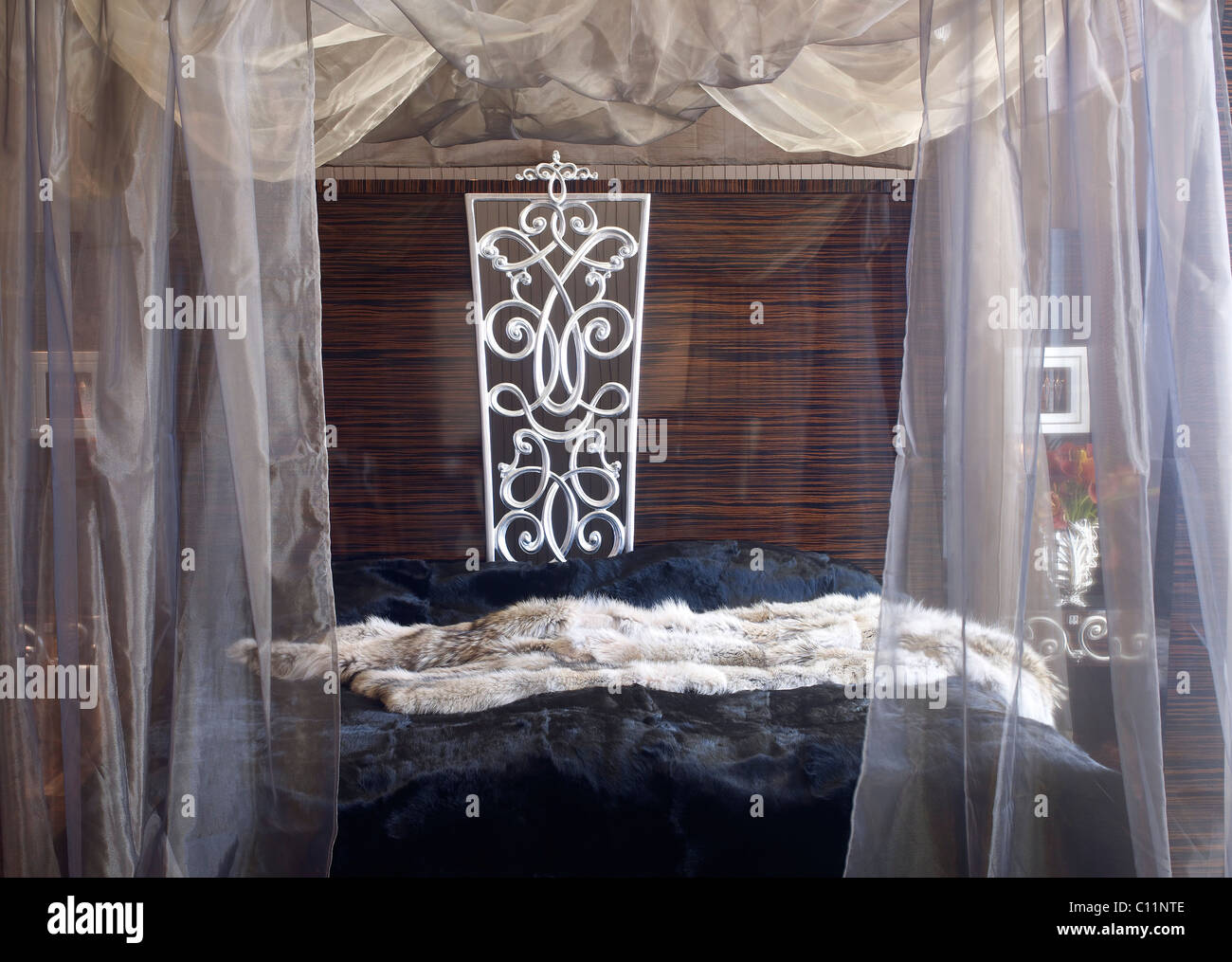 Luxurious Dubaistyle bed Stock Photo Alamy