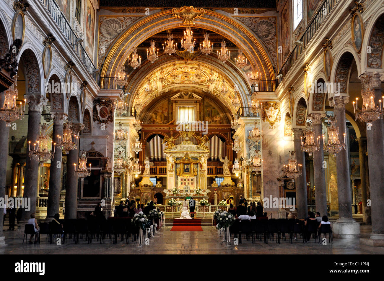 Nave, altar, Church of Santa Maria in Aracoeli, Rome, Lazio, Italy Stock  Photo - Alamy