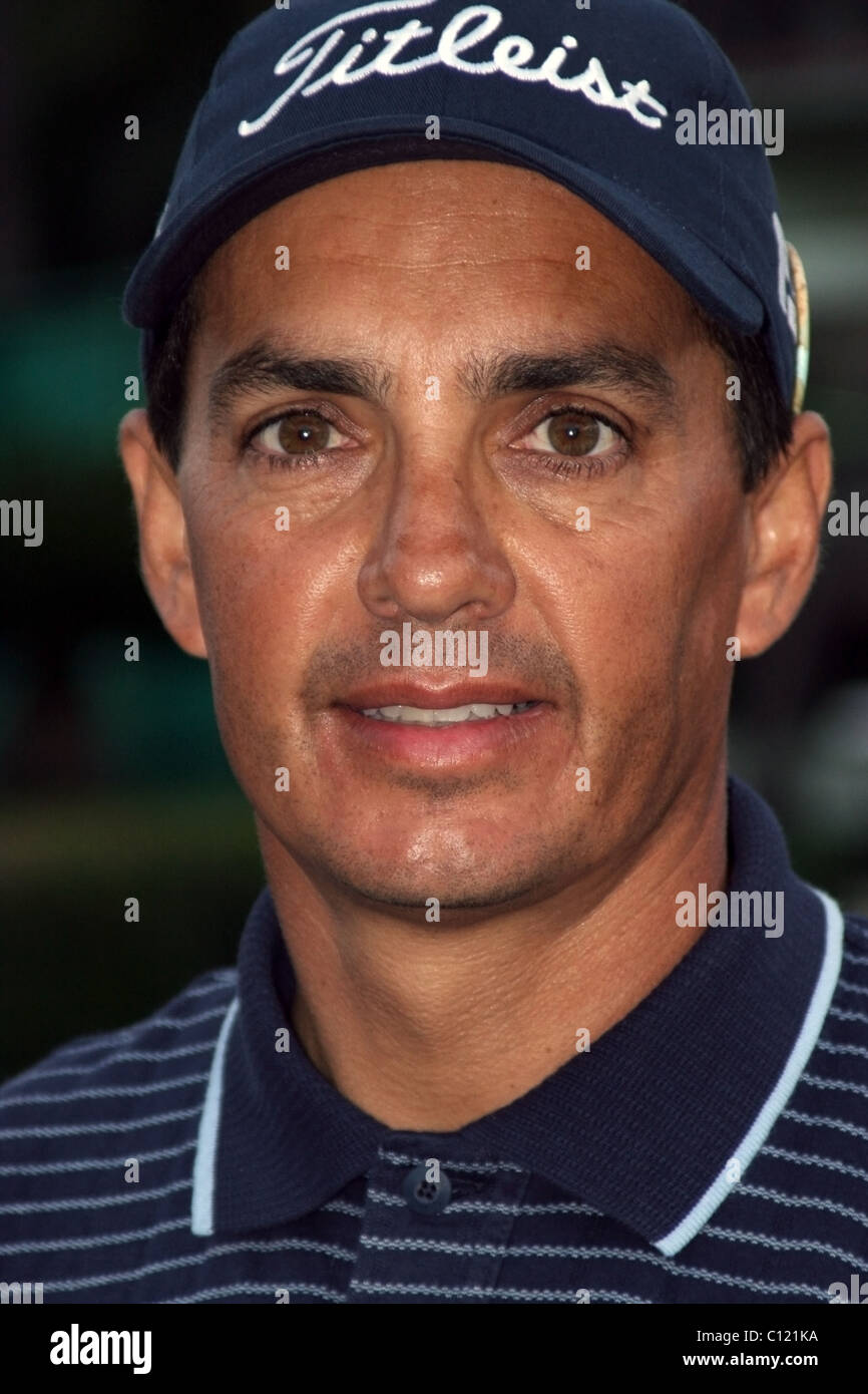 American PGA golfer Tom Pernice Jr. is relaxing after a practice round  prior to The 2005 Sony Open In Hawaii Stock Photo - Alamy