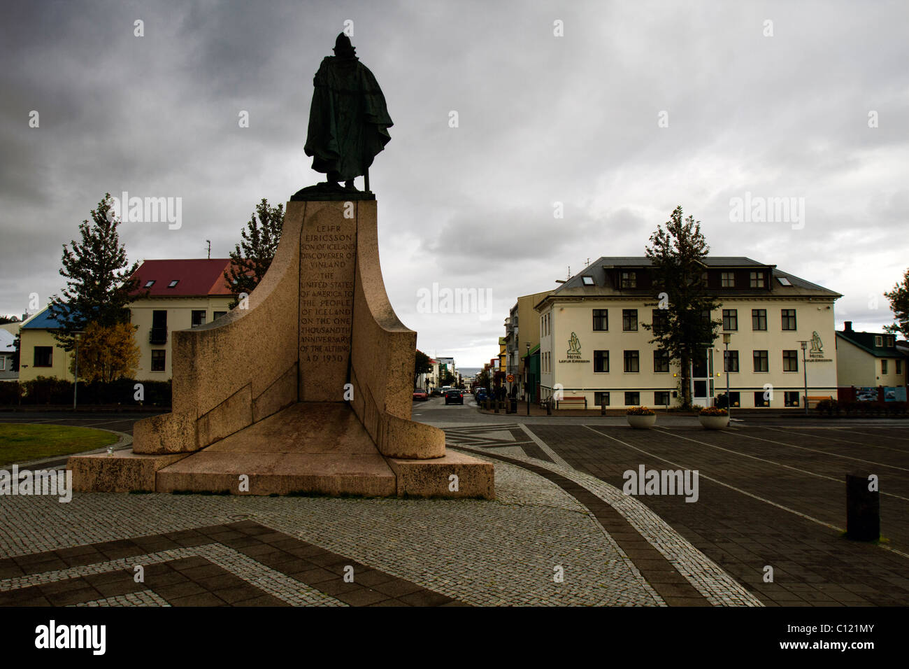 Statue of explorer Leif Ericson in front of the Hotel Leifur Eiriksson, Reykjavik, Iceland Stock Photo