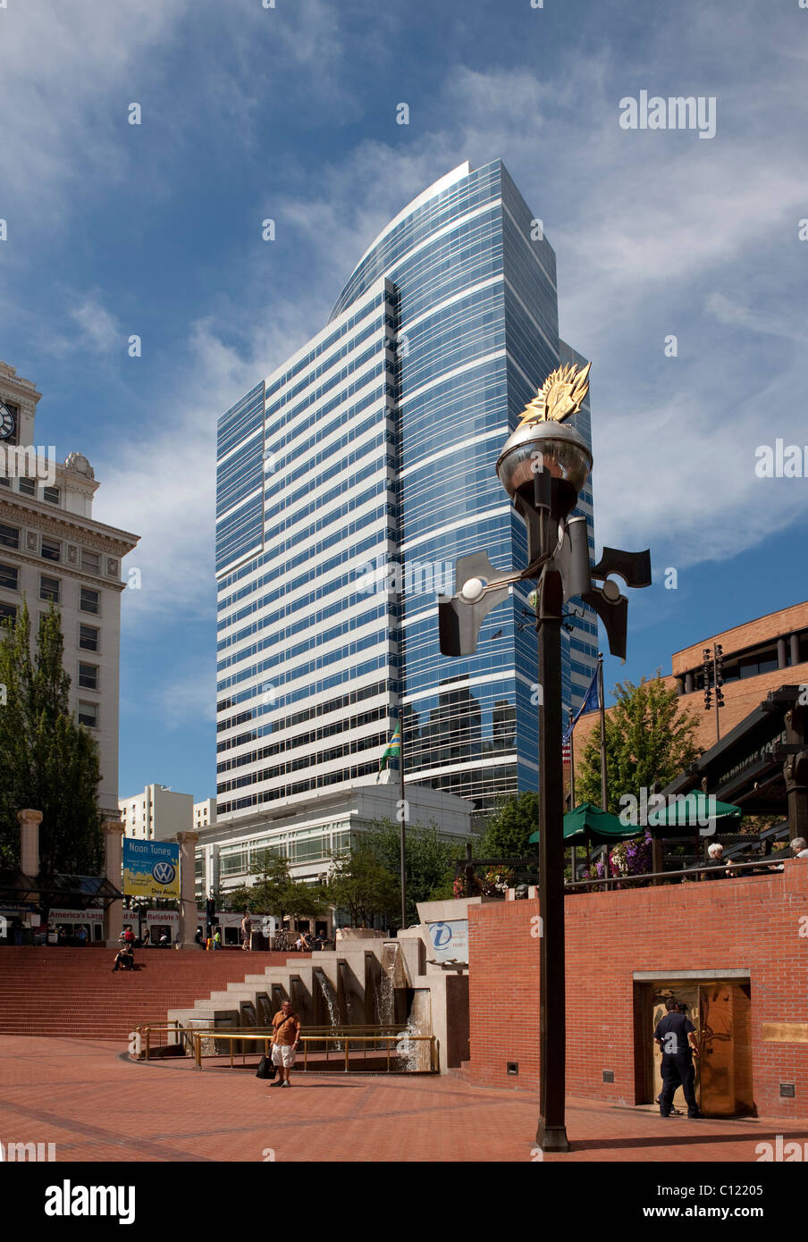 View of the Pioneer Courthouse Square and the Fox Tower, Portland