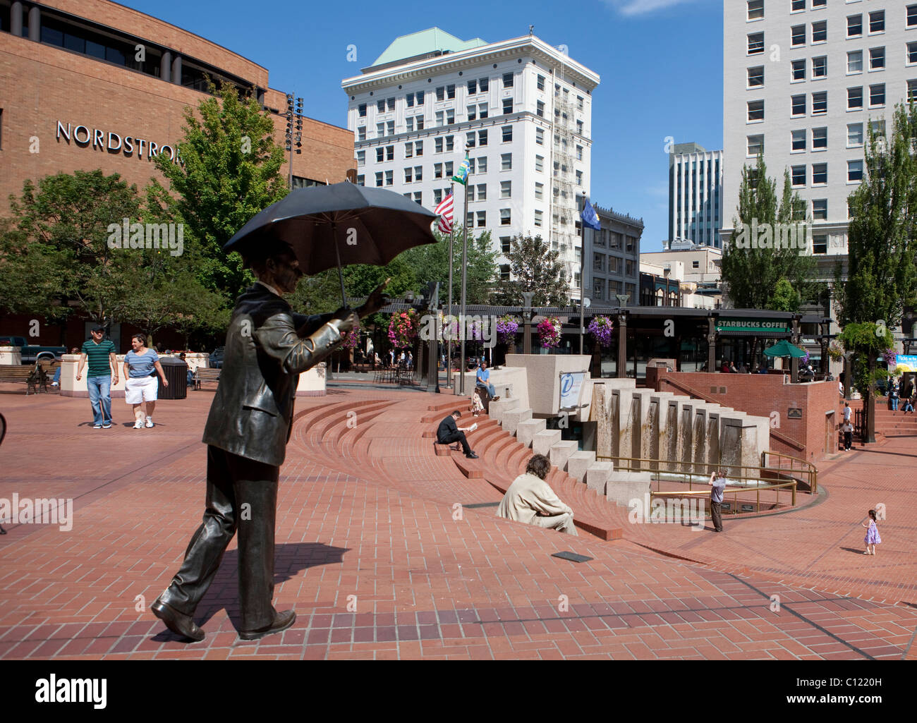 Pioneer courthouse square portland hi-res stock photography and images -  Alamy