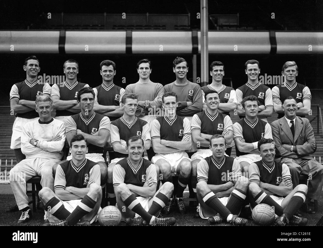 Aston Villa Football Club team 1959 back row Peter Aldis, Stan Lynn, Jimmy Dugdale, William Beaton, Nigel Sims, Trevor Birch, Stock Photo