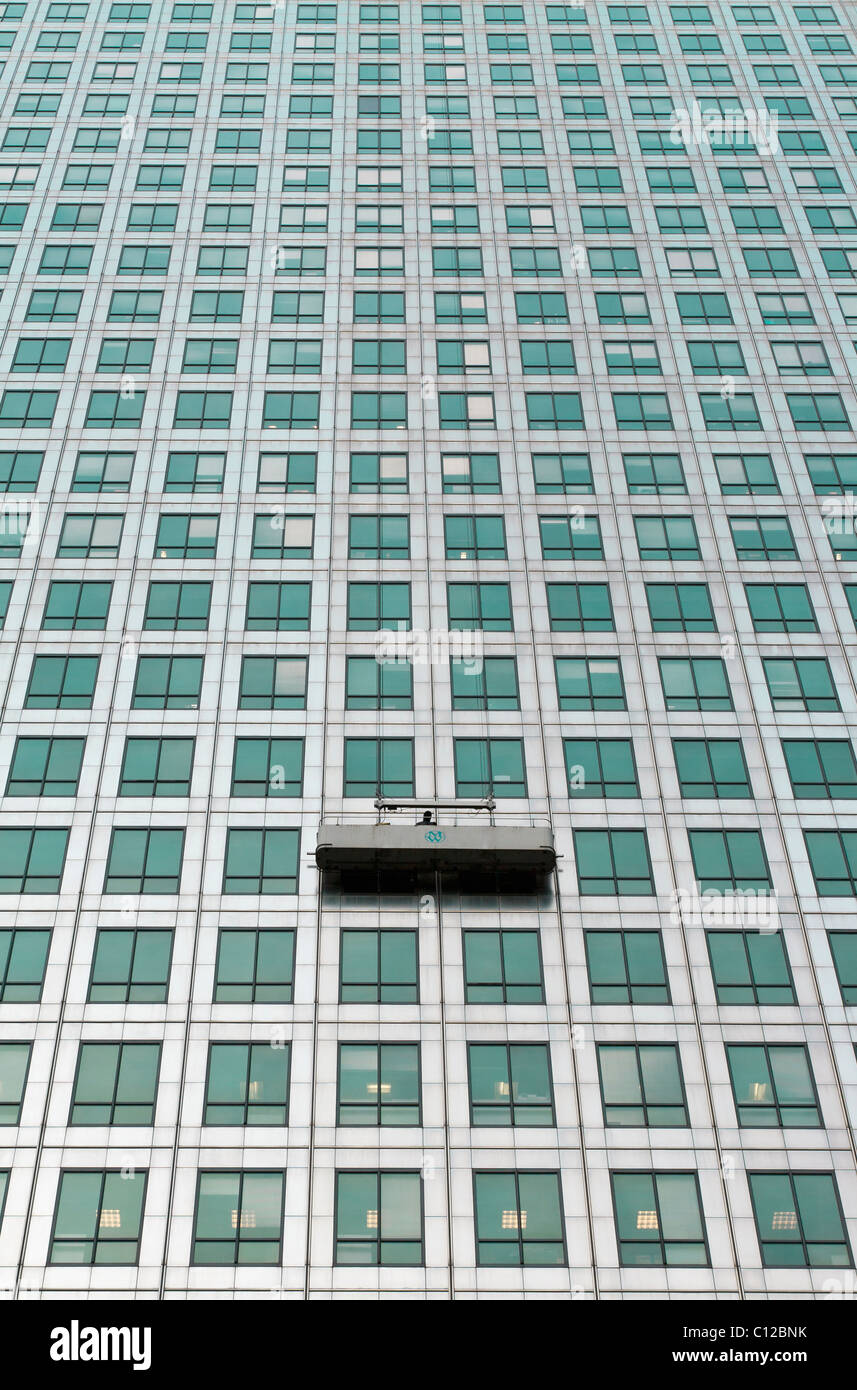 Canary Wharf Window Cleaning Experts: Sparkling Views Guaranteed