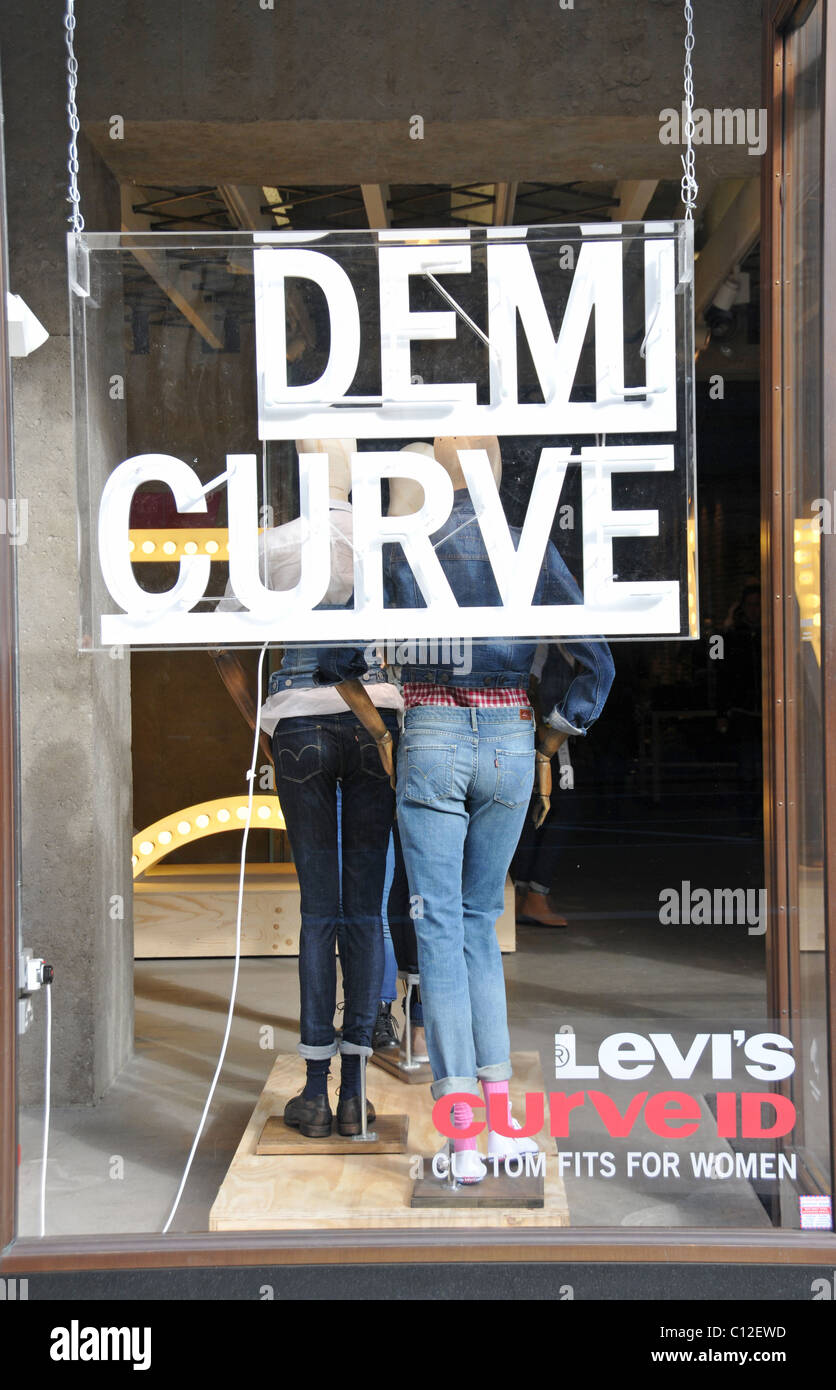 Levis jeans store regent street hi-res stock photography and images - Alamy