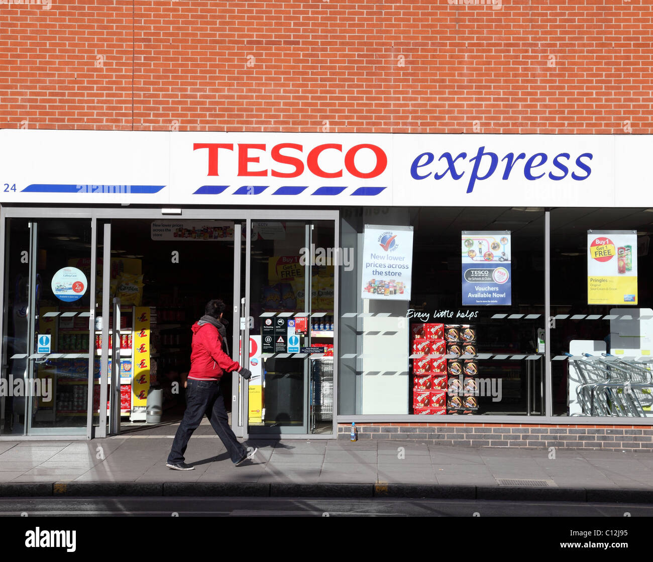 Tesco Express store in a U.K. city. Stock Photo