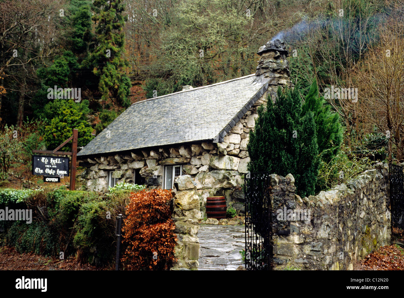The Ugly House, Ty Hyll, Capel Curig, Gwynedd, Wales, Welsh houses 15th