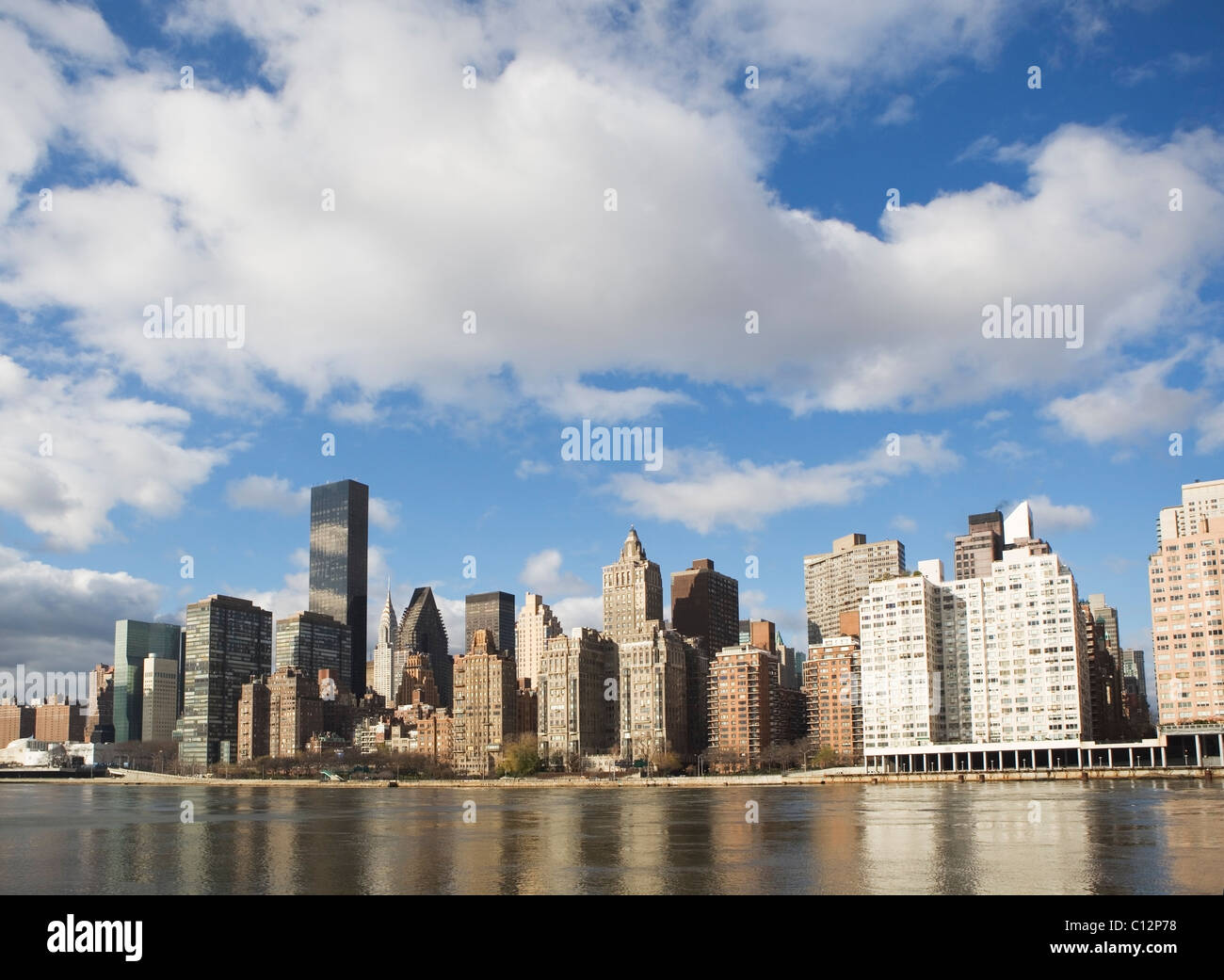 New york skyline reflecting hi-res stock photography and images - Alamy
