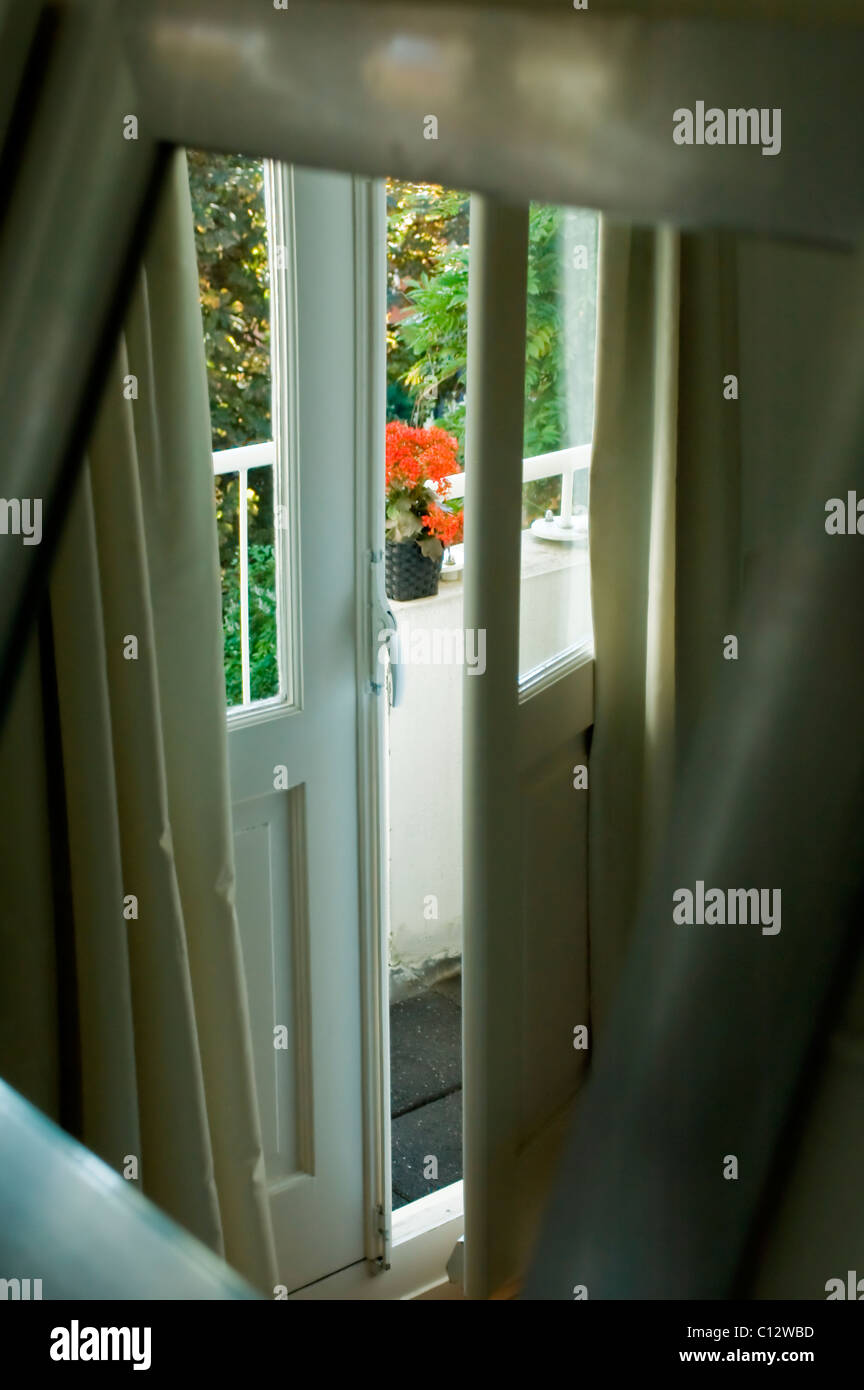 Door ajar open front home hires stock photography and images Alamy