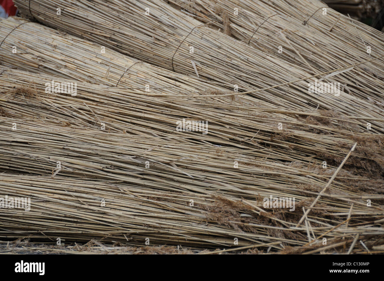 Thatching houses hi-res stock photography and images - Alamy