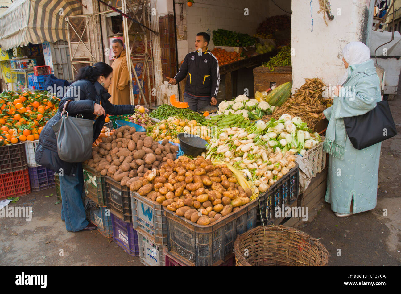 Moroccan Grocery Store High Resolution Stock Photography and Images - Alamy