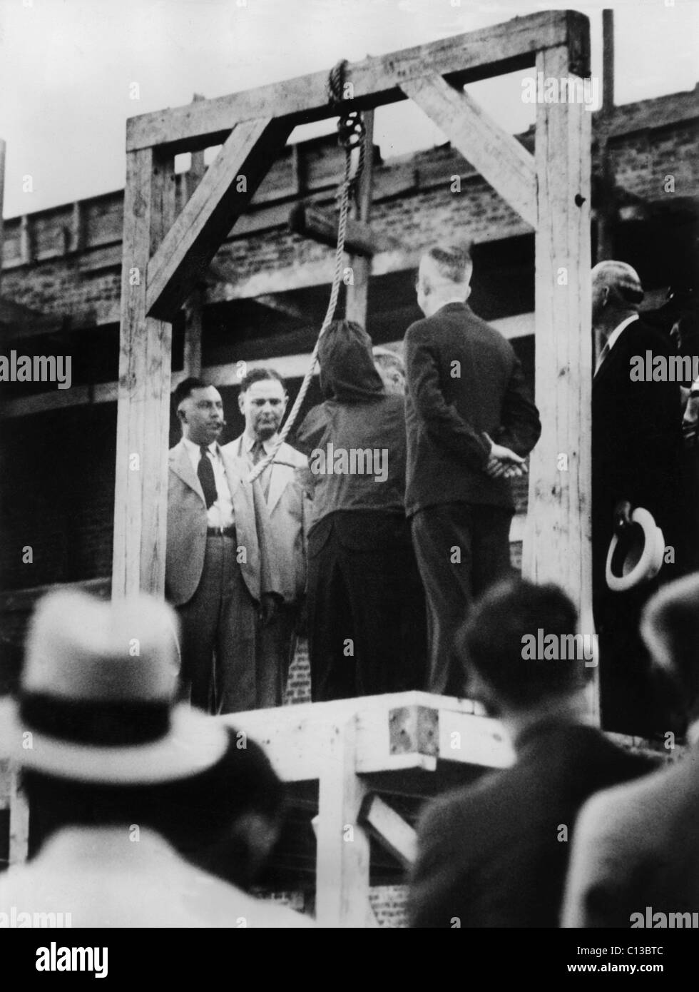 Arthur Gooch, a minute before he was hung for kidnapping at the McAlester State Penetentiary, McAlester, OK, June 19, 1936 Stock Photo