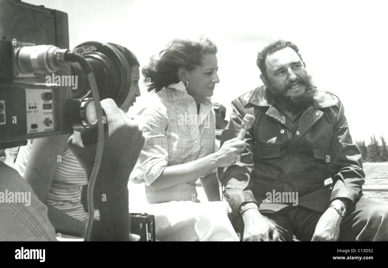 FIDEL CASTRO, being interviewed by BARBARA WALTERS, c. 1977 Stock Photo