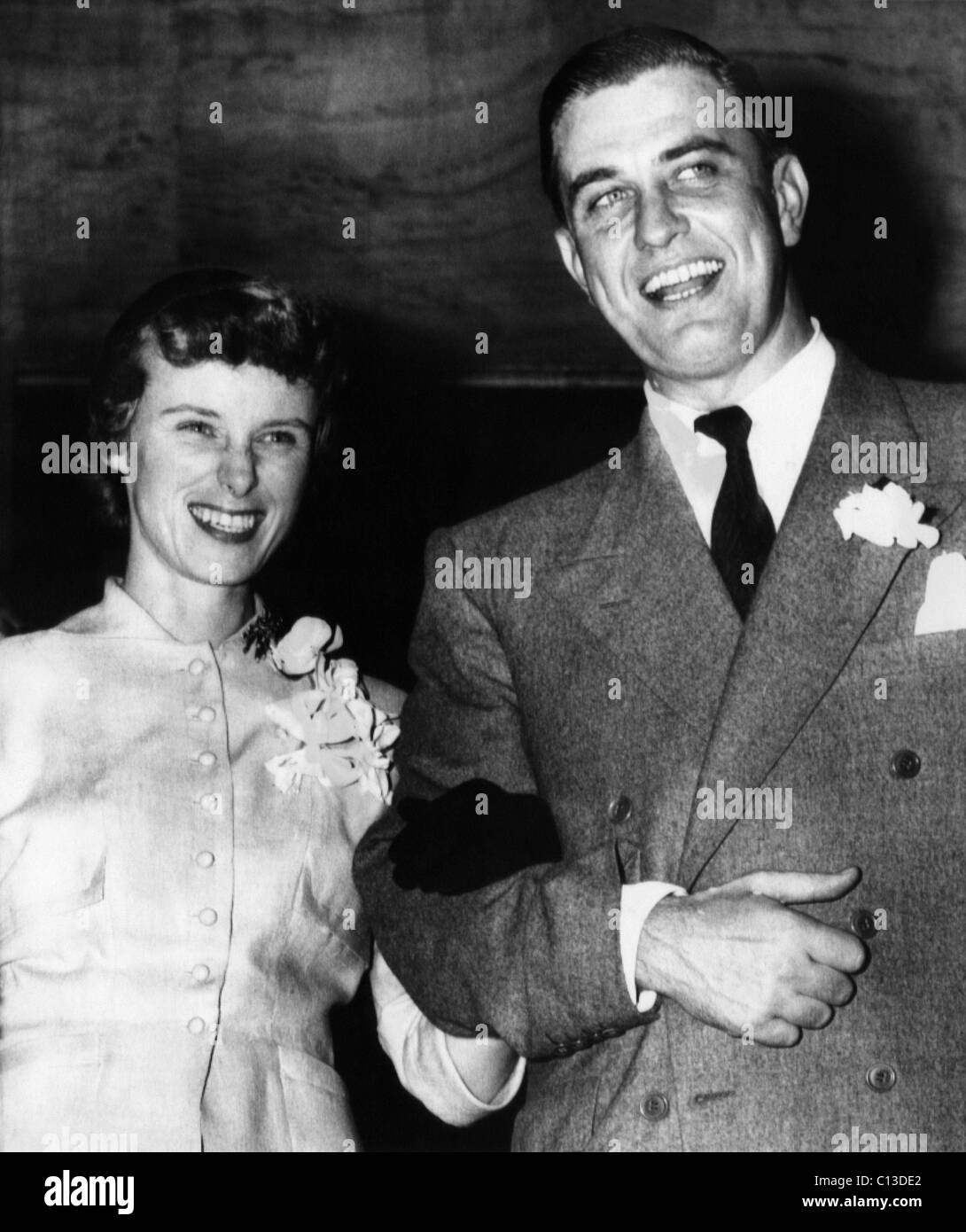 FDR. Suzanne Perrin Roosevelt and Franklin Roosevelt, Jr. (son of US President Franklin Delano Roosevelt), at their wedding reception, New York City, 1949. Stock Photo