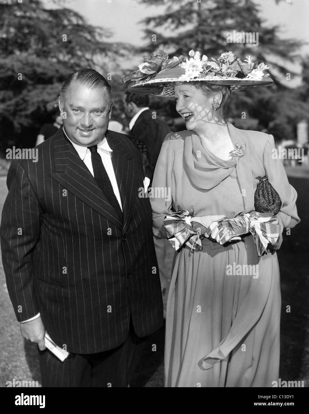 Show-business historian Daniel Blum, Hedda Hopper, ca. late 1940s Stock Photo