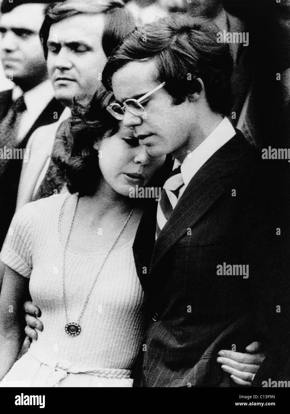 Julie Nixon Eisenhower, left, and David Eisenhower, watch Richard Nixon leave the White House after resigning, August 9, 1974 Stock Photo