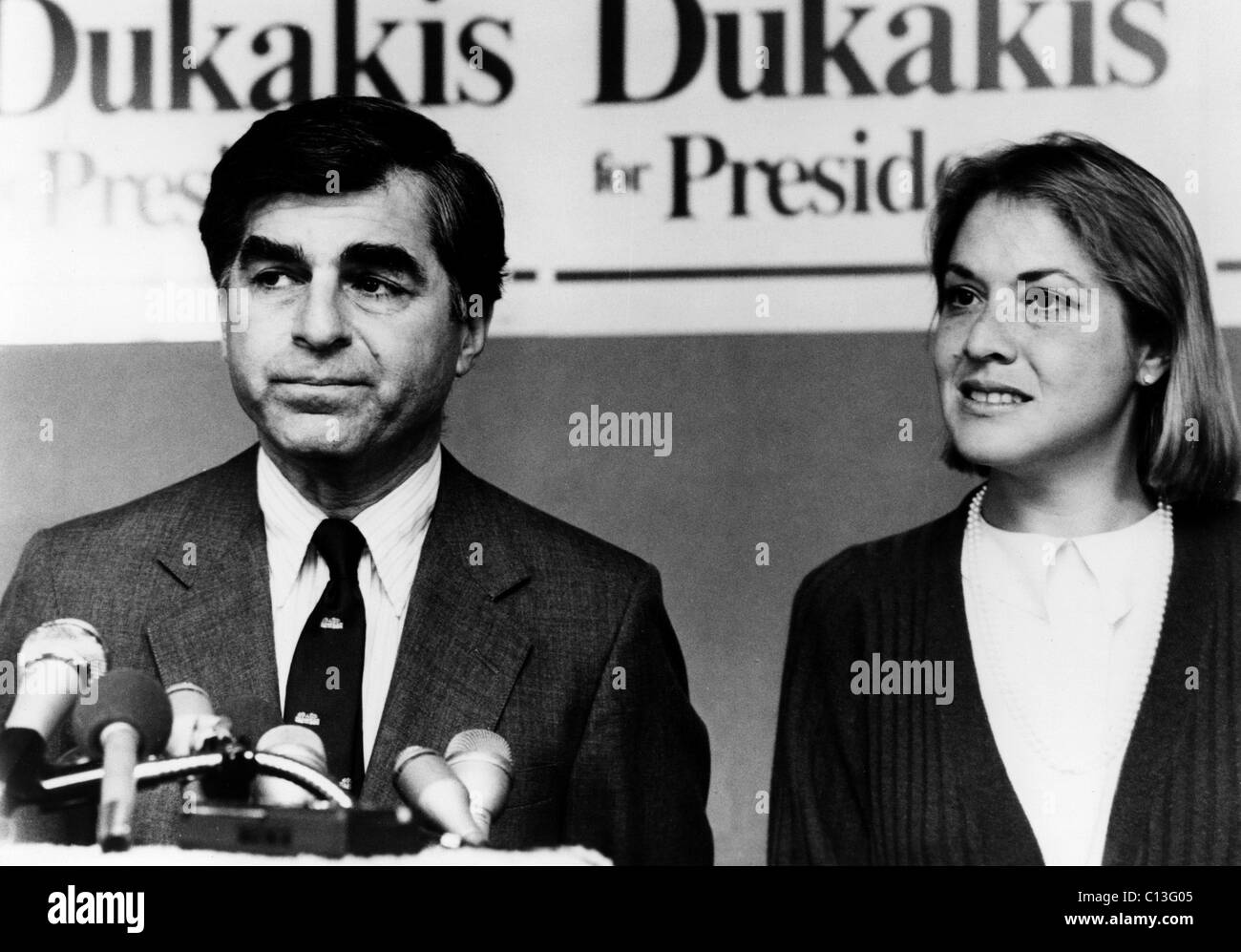 MICHAEL DUKAKIS, Susan Estrich (campaign manager), 1988 Stock Photo