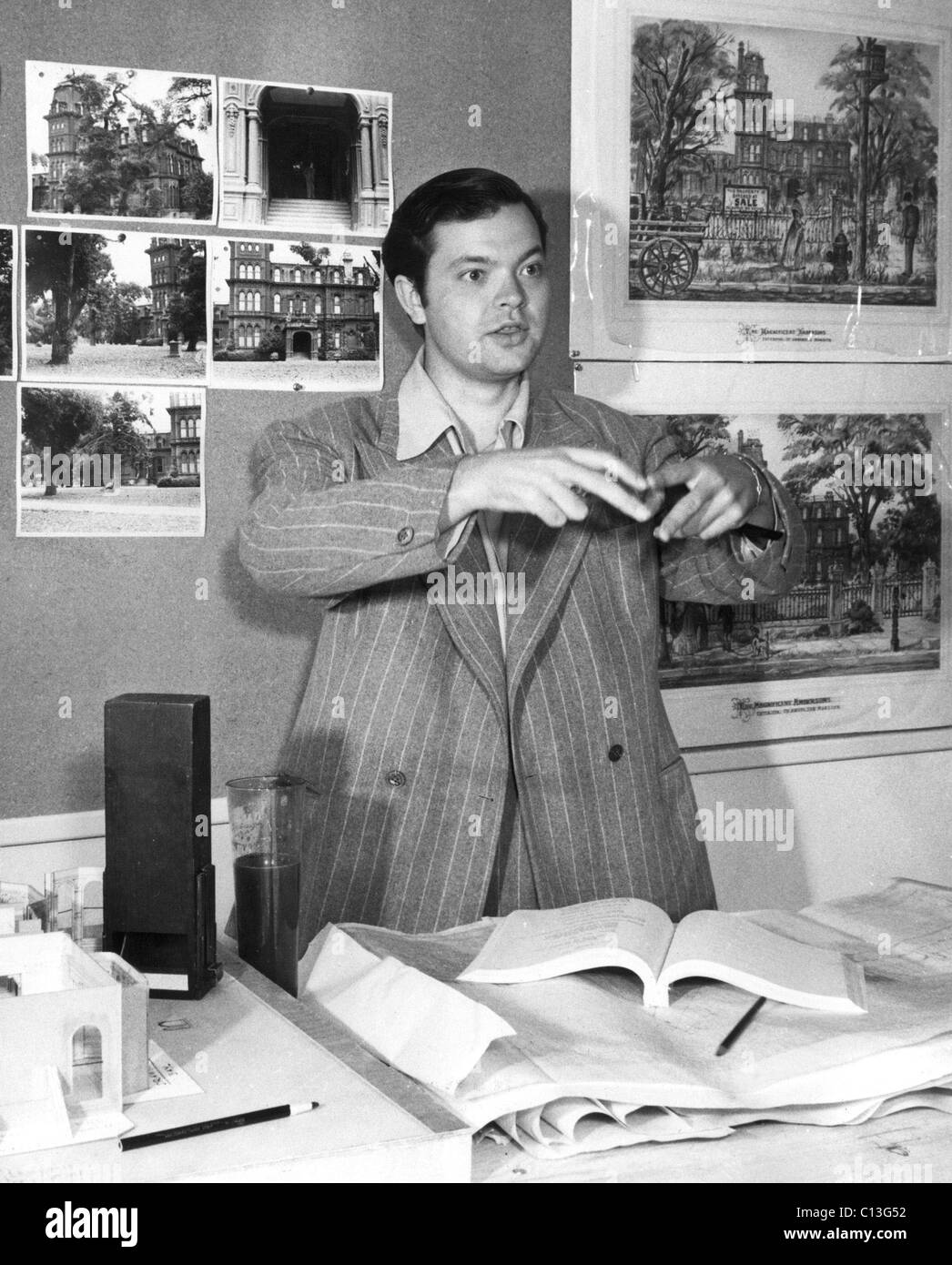 ORSON WELLES in a promotional still for his famed Mercury Theater radio program, 1941 Stock Photo