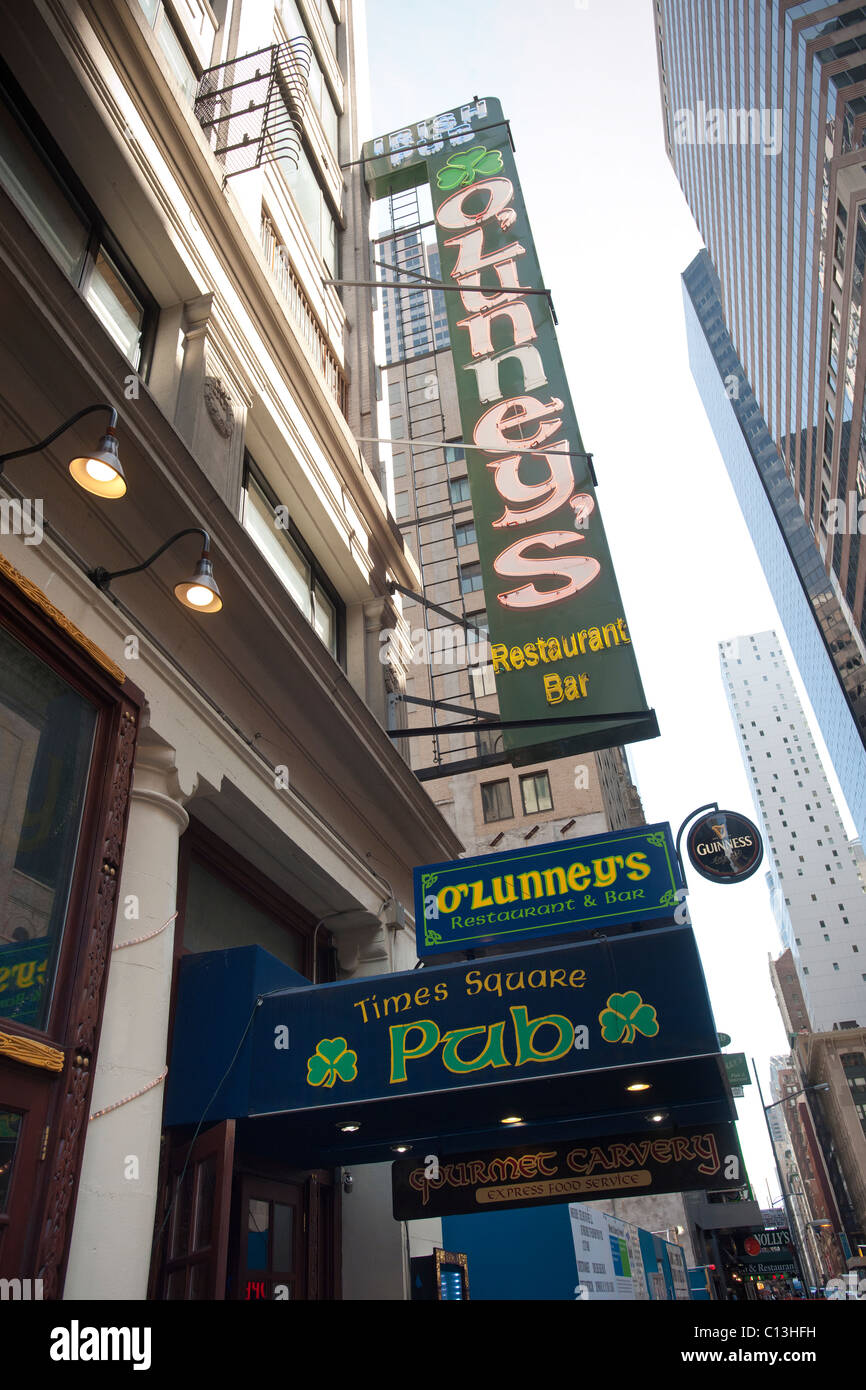 Midtown Pub Hi Res Stock Photography And Images Alamy