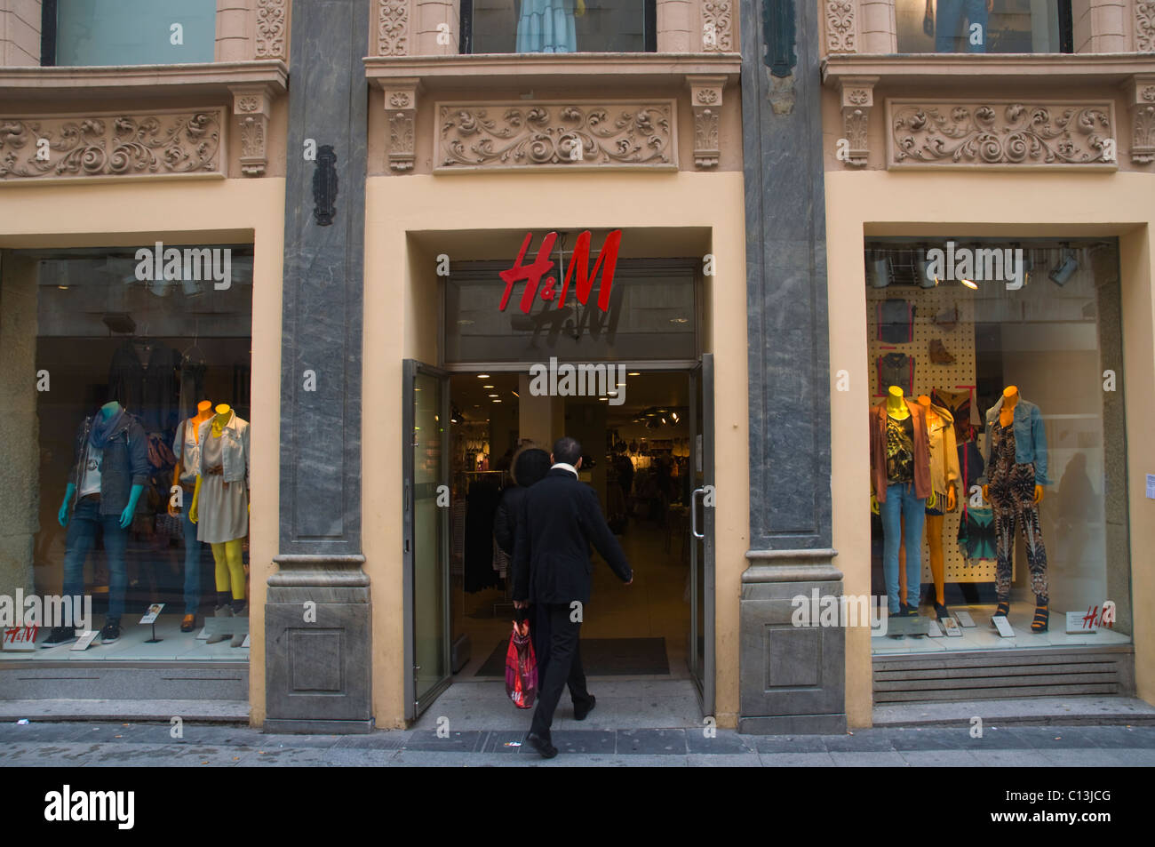 H&M fashion clothing shop exterior Calle de Preciados street central Madrid  Spain Europe Stock Photo - Alamy