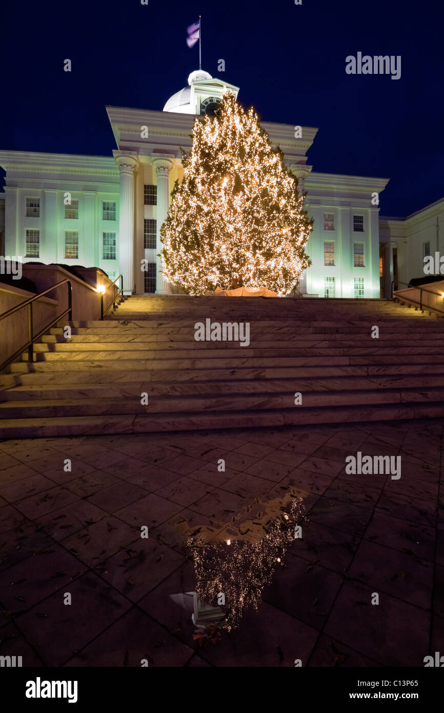 USA, Alabama, Montgomery, Christmas tree outside State Capitol building