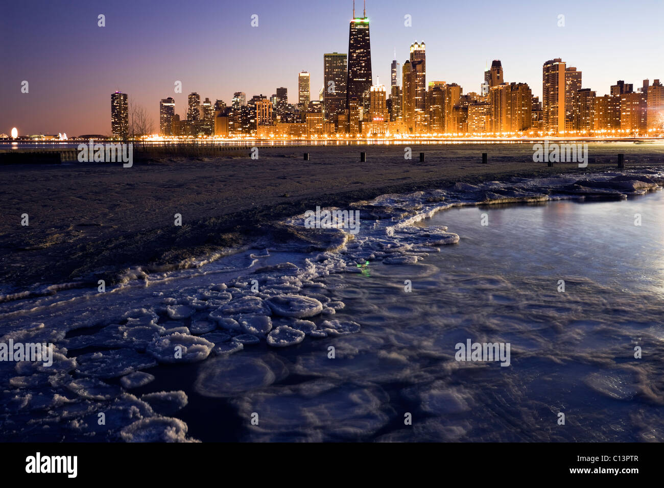 Chicago city skyline silhouette hi-res stock photography and images - Alamy