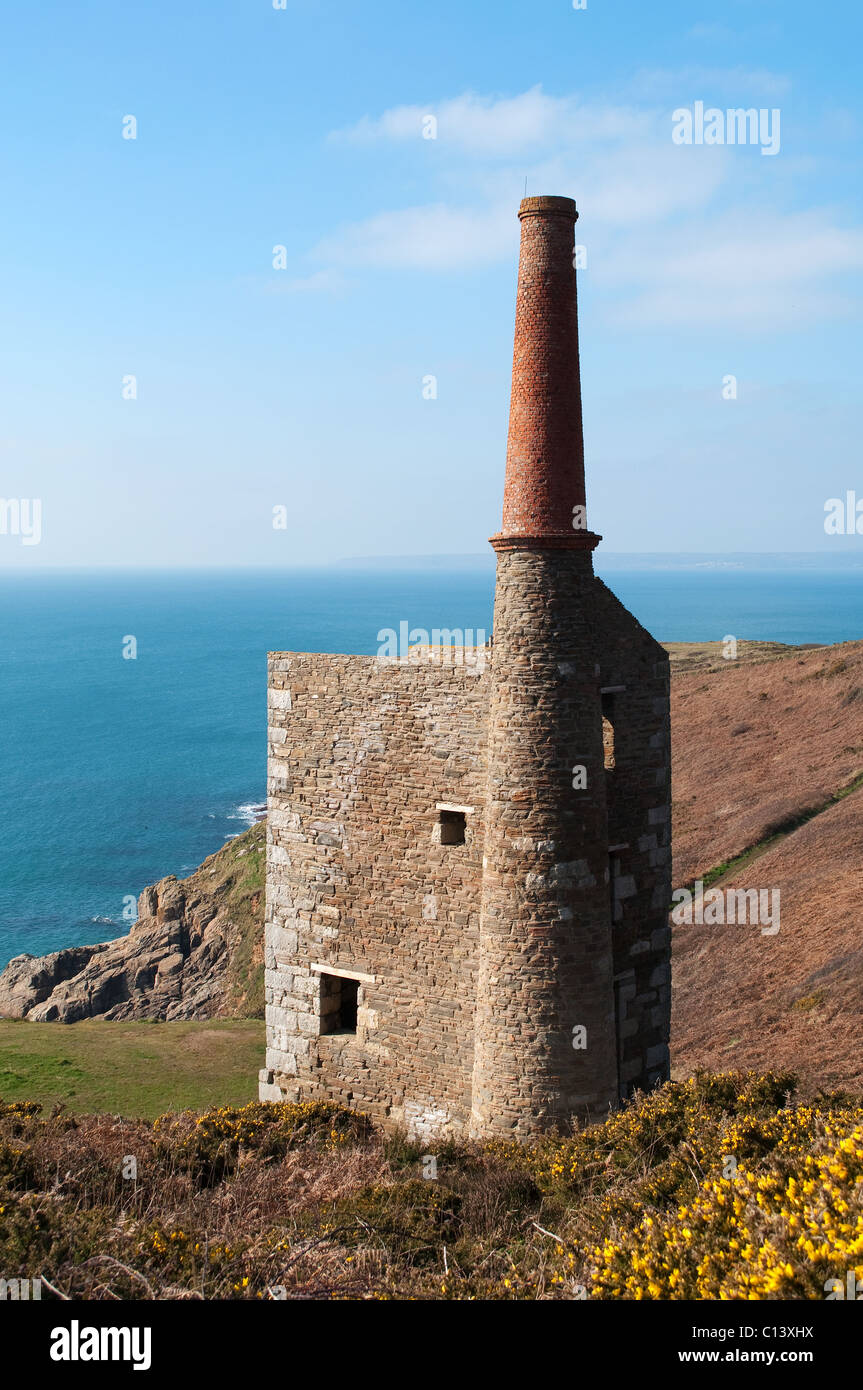 The restored engine house of the old Wheal Prosper tin mine at Rinsey Head near Porthleven in Cornwall, UK Stock Photo