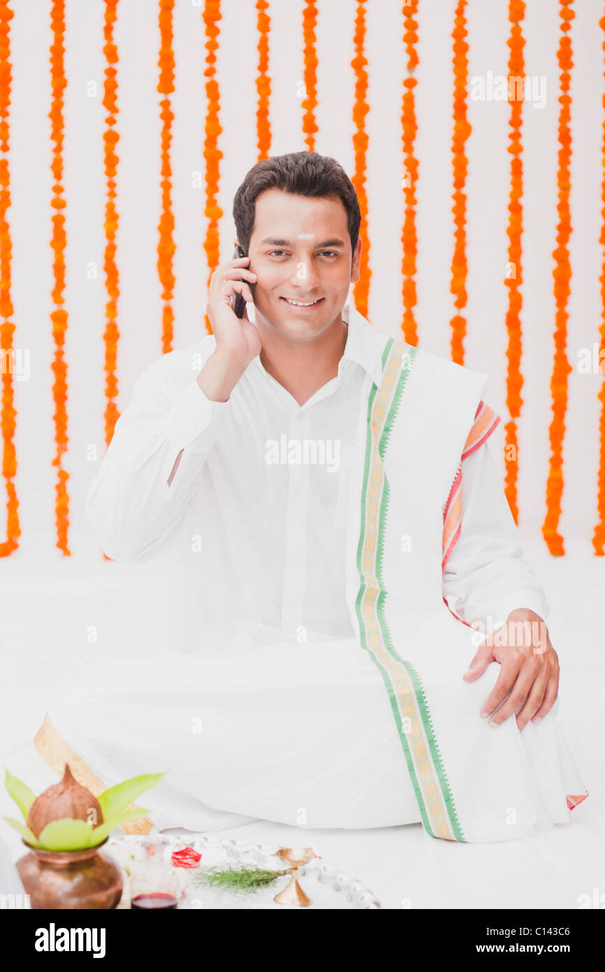 Man talking on a mobile phone Stock Photo - Alamy