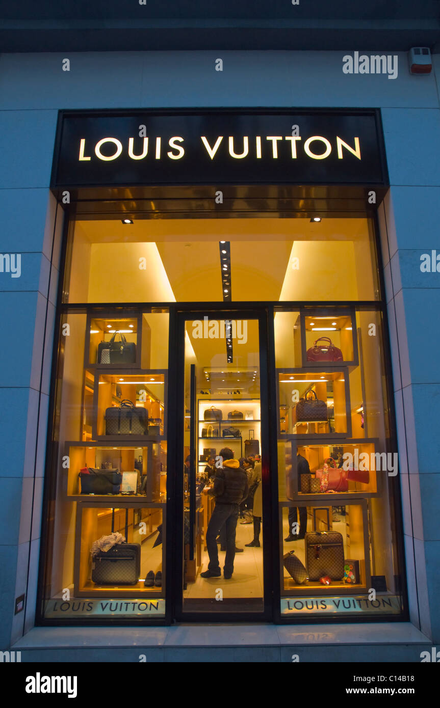 LOUIS VUITTON STORE on MAGER TORV STROGET Editorial Photography