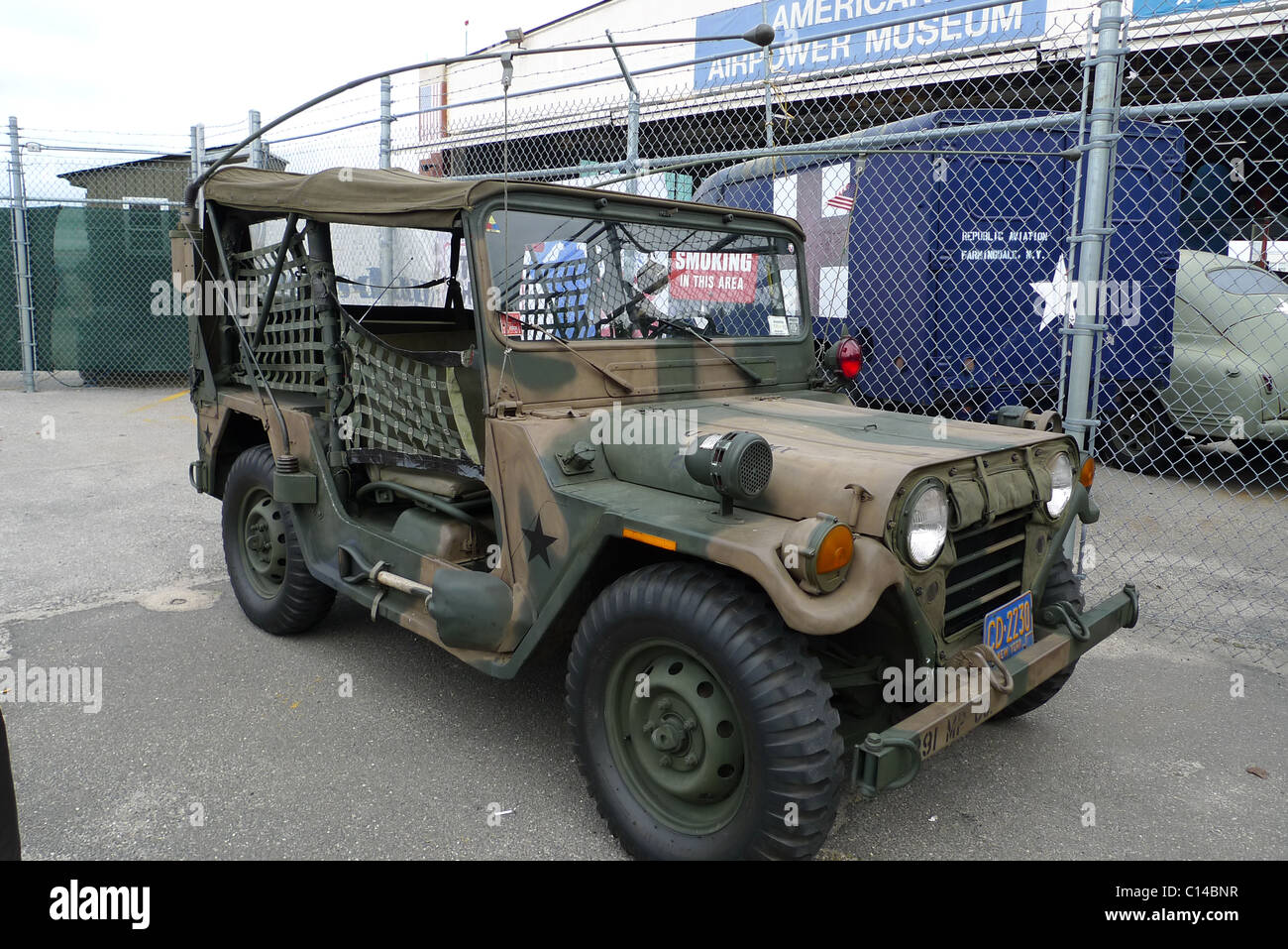 Vintage army jeep hi-res stock photography and images - Alamy