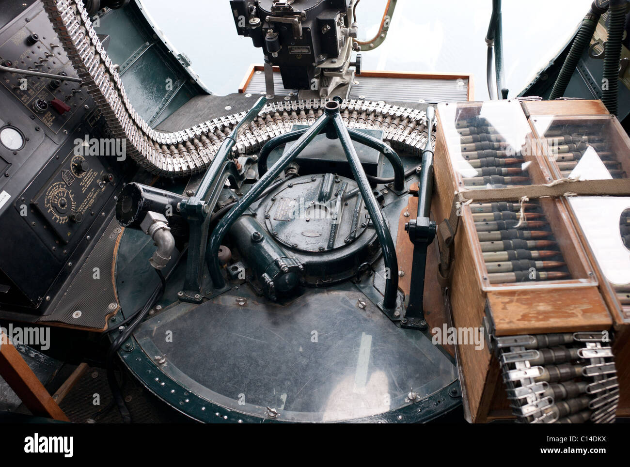 FRONT GUN B17 WW2 VINTAGE BOMBER REPUBLIC FIELD LONG ISLAND NEW YORK