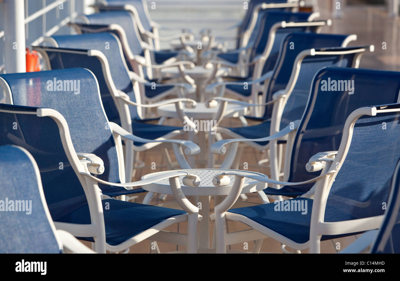 Cruise ship passengers deck chair hi-res stock photography and images ...