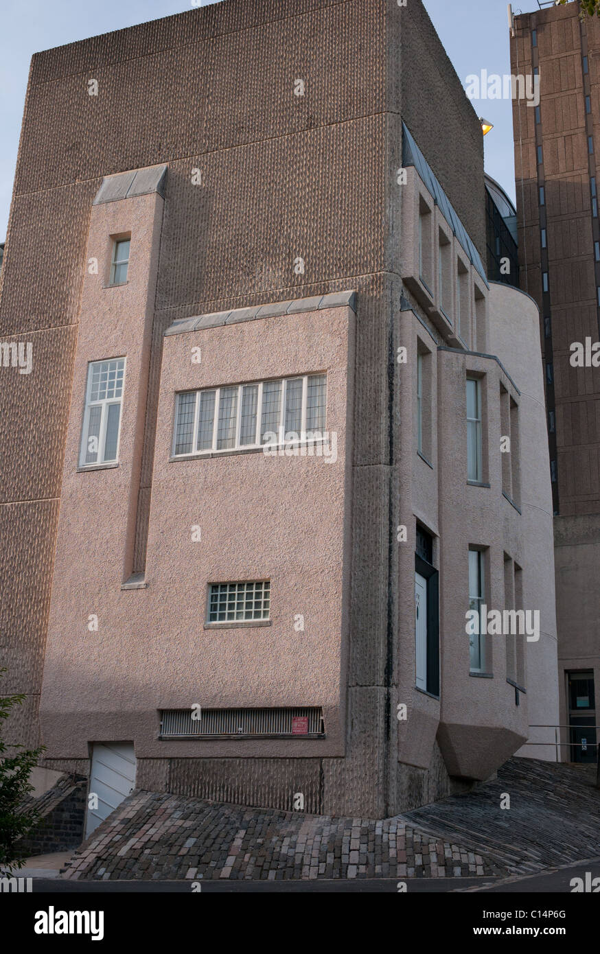 EXTERIOR RENNIE MACKINTOSH HOUSE GLASGOW UNIVERSITY GLASGOW SCOTLAND