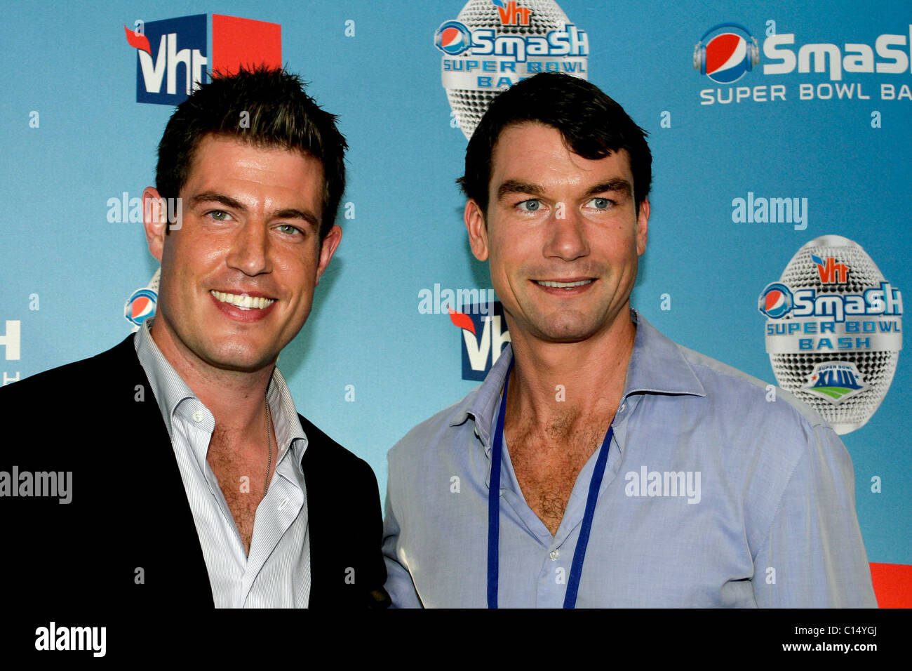 Jesse Palmer interviews Jerry O'Connell Jerry is hosting the Super Bowl XLIII Pepsi Smash at the Ford Amphitheatre Tampa, Stock Photo