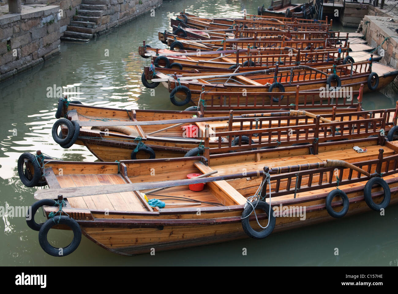 Tourist boats in Tongli canal village, Suzhou, Jiangsu province, China Stock Photo