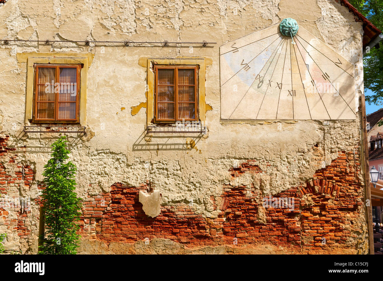Sundial in Ivana Tkalčića, Zagreb, Hrvatska Stock Photo Alamy
