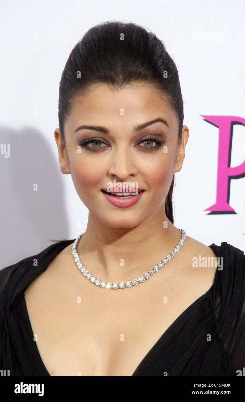 Aishwarya Rai At Arrivals For Pink Panther Premiere, Ziegfeld Theatre