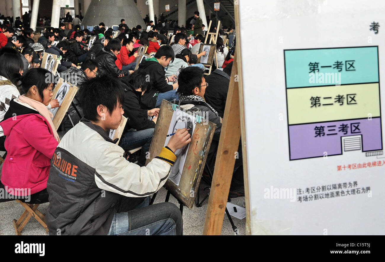 PICTURE THIS! More than 7,000 art students cram into a conference ...