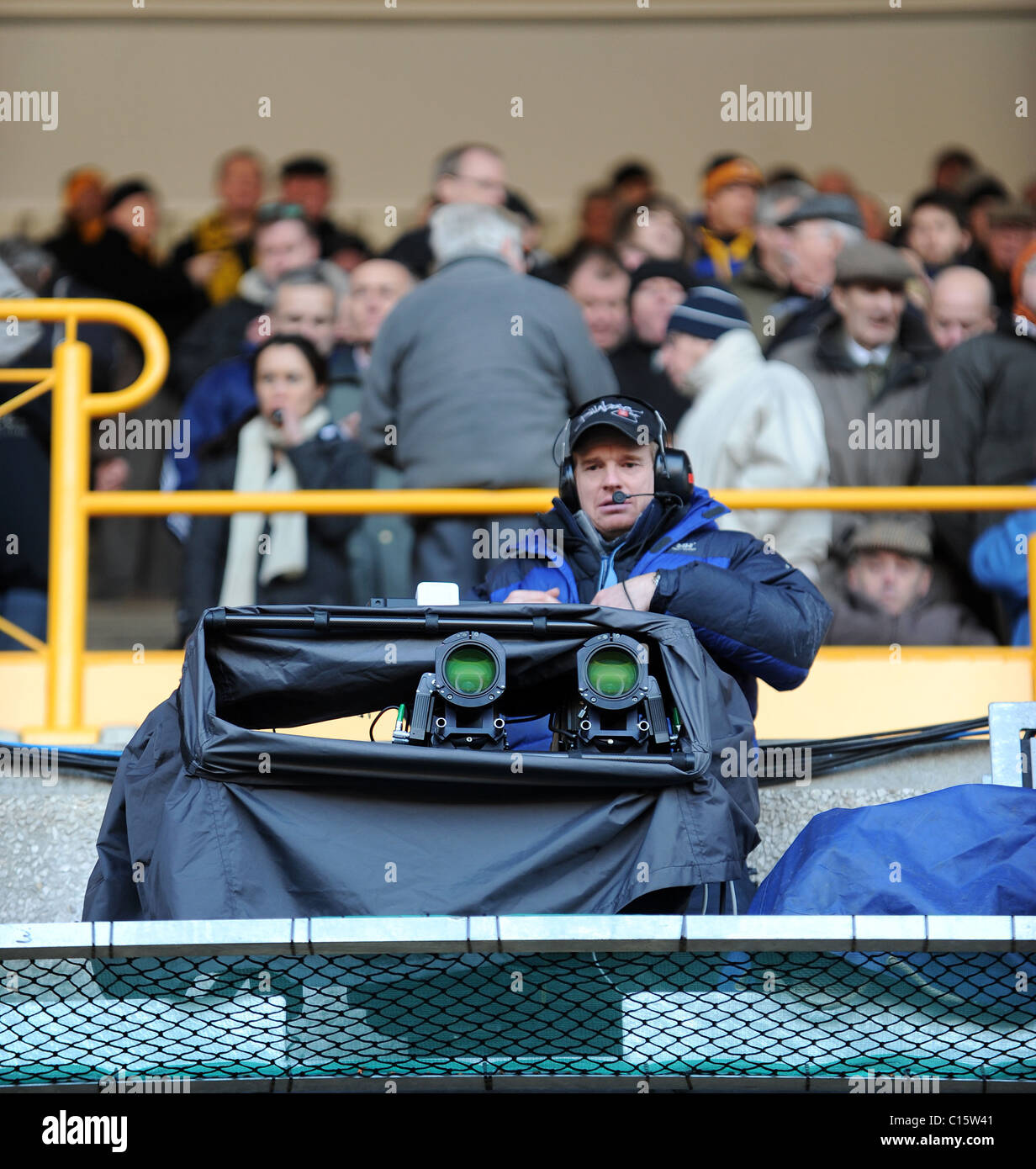 Tv camera at football match hi-res stock photography and images - Alamy