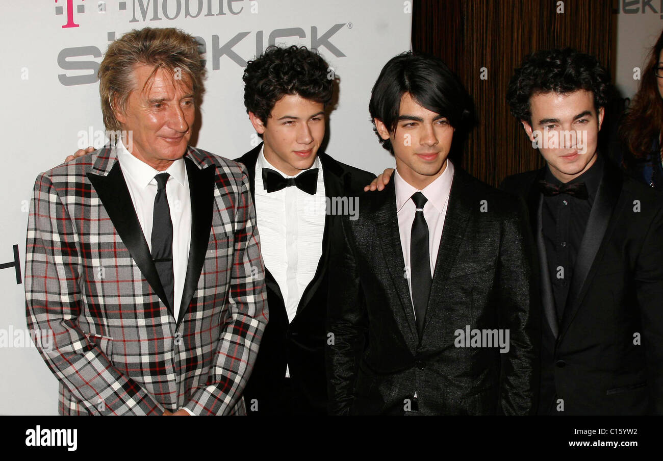Rod Stewart and the 'Jonas Brothers' Clive Davis and The Recording ...