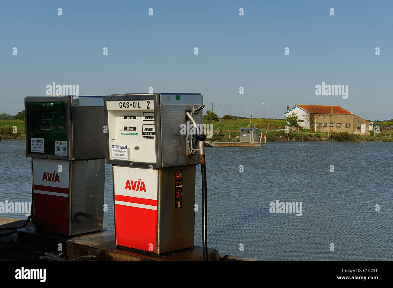 Gas pump france hi-res stock photography and images - Alamy
