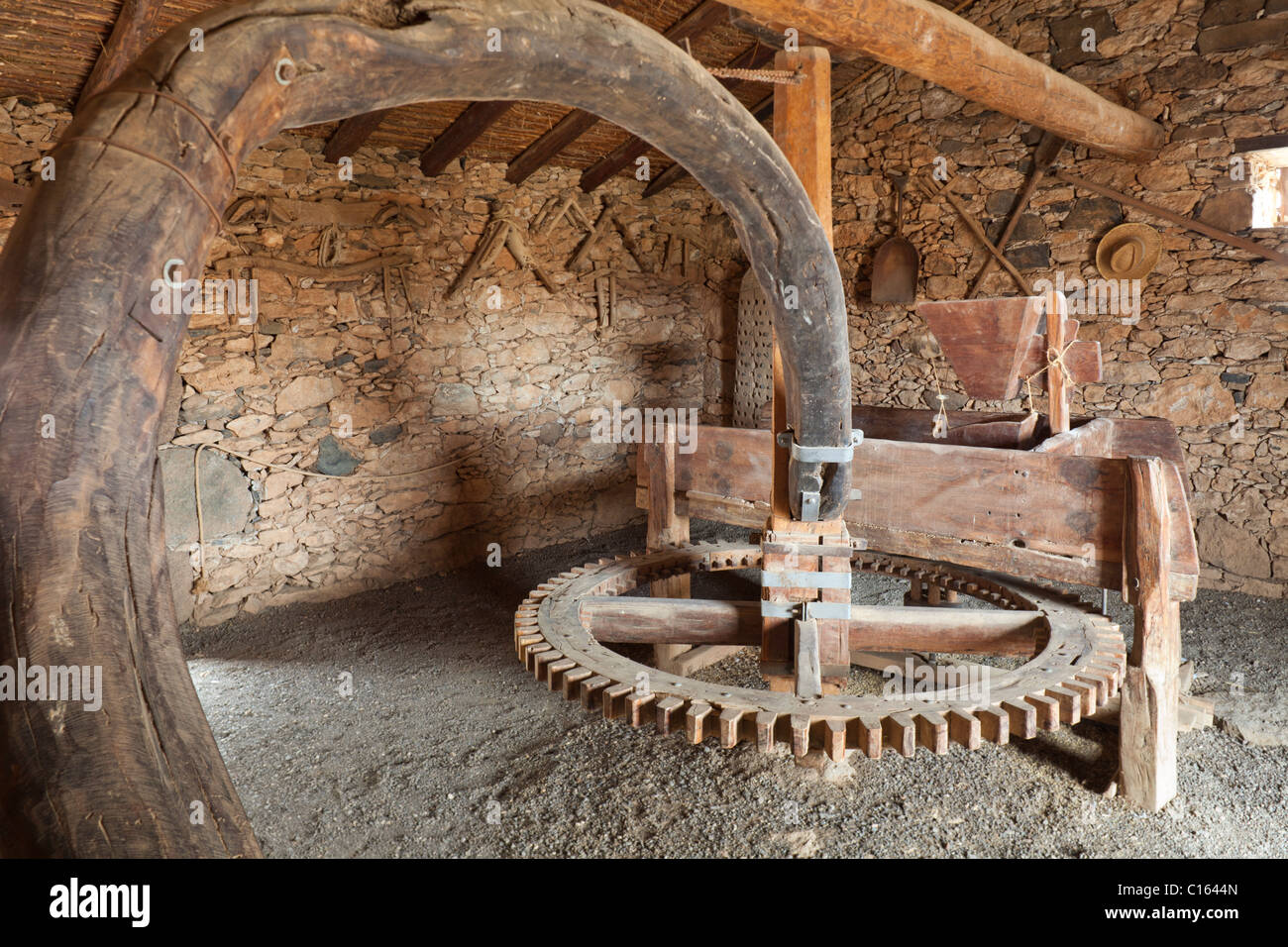 Horse mill hires stock photography and images Alamy