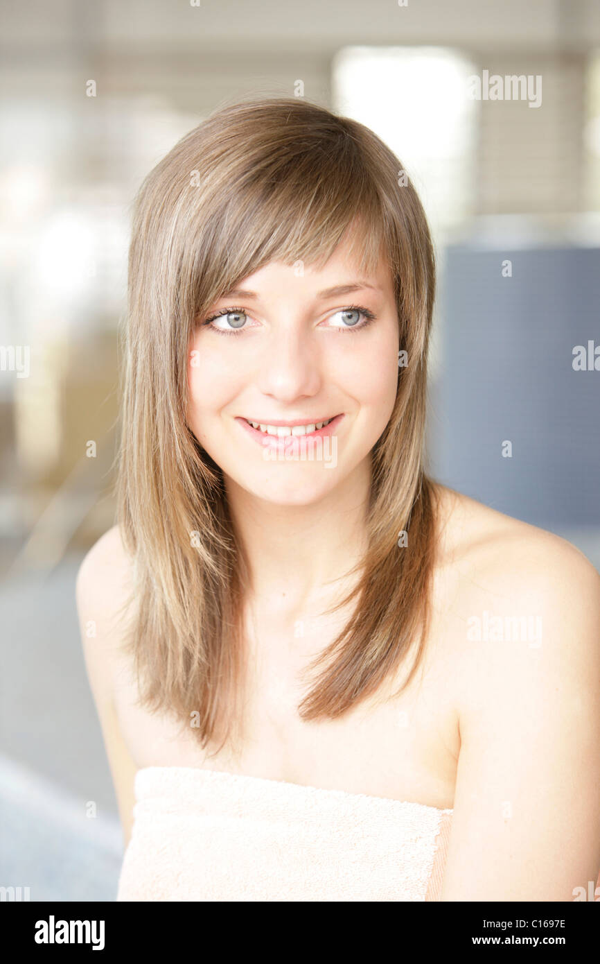 Pretty 18 year old girl hi-res stock photography and images - Alamy